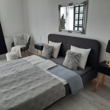 Downtown'S Pearl Apartment Beci Exterior foto